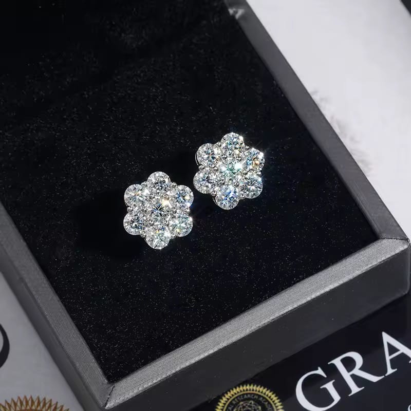 Clover Moissanite Earring
